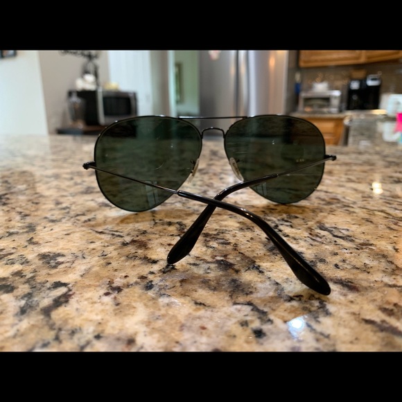 Ray-Ban Large Black Aviators - Picture 3 of 4